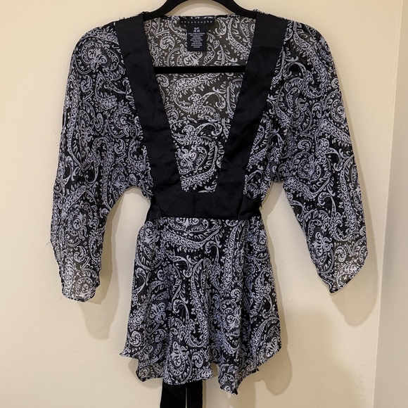 Chic Paisley Tie-Front or Tie back Blouse women’s 3/4 Sleeve top Size S (6-8) - Picture 2 of 16